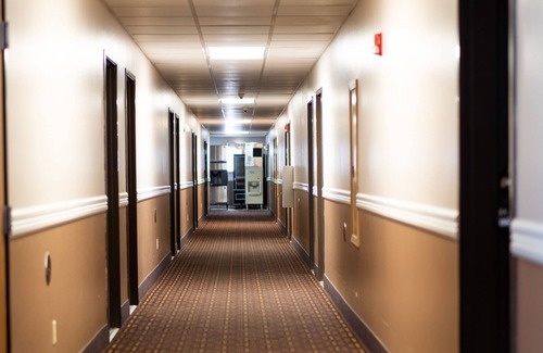 New Richmond Hotel | Coratel Inn and Suites By Jasper - Standard 1 King Bed Non Smoking