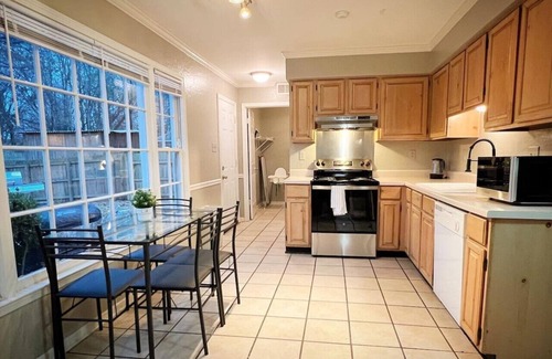 Cordova Haus | Cordova! Modern 3BR, Hot tub&bbq