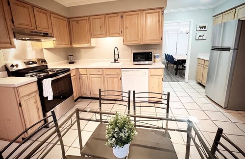 Cordova Haus | Cordova! Modern 3BR, Hot tub&bbq