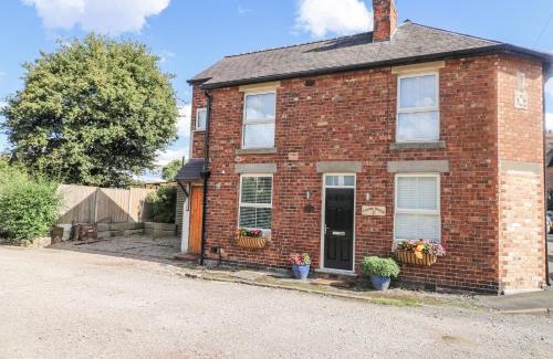 Ilkeston Haus | Corner House Cottage