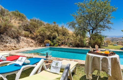 Illora Villa | Cortijo La Alberquilla Íllora by Ruralidays