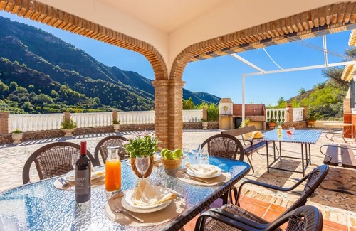 Nerja Villa | Cortijo Mari Carmen - Drei Schlafzimmer Villa, Schläft 6