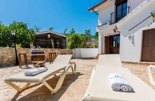 Alhama de Granada Villa | Cortijo Rica Santa Cruz del Comercio by Ruralidays