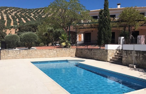 Iznajar Villa | Atemberaubende Villa mit privatem Pool und Bergblick