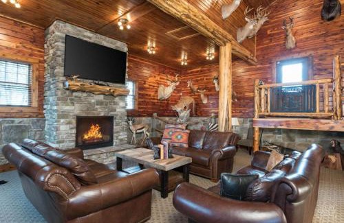 Keene Haus | Coschocton Hills - 2 Luxury Log Cabins - Lake