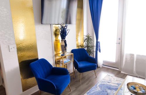 Deerwood Wohnung | Cosmic Serenity Retreat 1BD Lux King in Southeast Jax