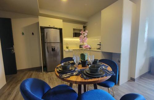Rohrmoser Wohnung | Cosmopolitan APT 1407, 5 Star Facilities, 15m SJO Airport, Parking, Pool, Gym