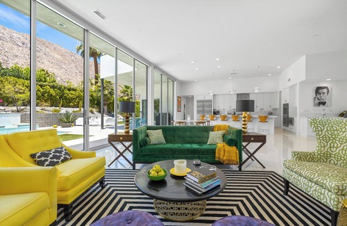 Historic Tennis Club Haus | 'Cosmopolitan' Walk to Palm Canyon!