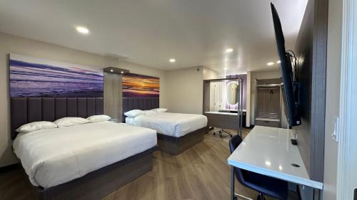 Mesa Verde Hotel | Costa Mesa Inn - Newport Beach Area