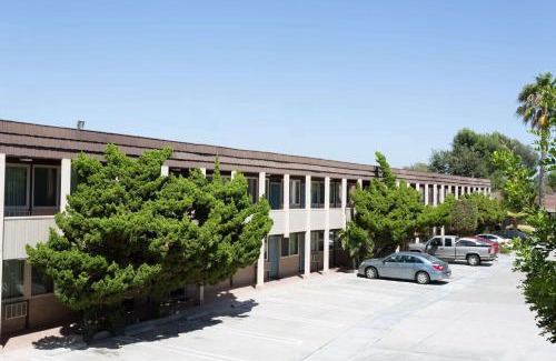 Mesa Verde Hotel | Costa Mesa Inn - Newport Beach Area
