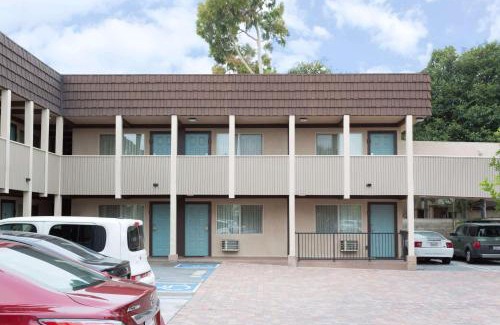 Mesa Verde Hotel | Costa Mesa Inn - Newport Beach Area
