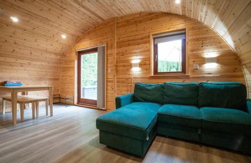 Newmarket Wohnung | Cosy and eco-friendly cabins next to 16th century pub
