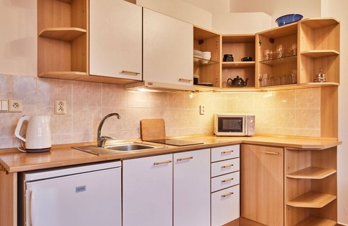 Janske Lazne Wohnung | Gemütliche Wohnung für 4 Personen mit W-LAN, TV, Balkon und Parkplatz