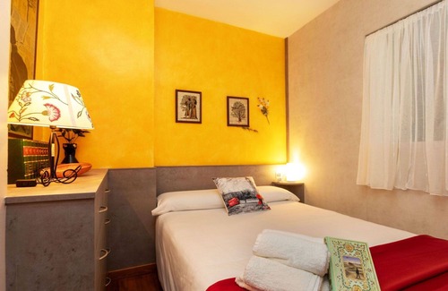 Taull Wohnung | Cosy apartment for 3 guests with pool and TV