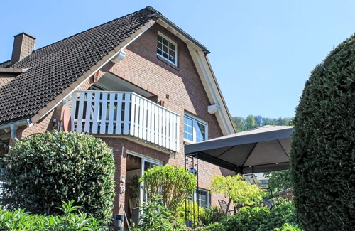 Bodenwerder Wohnung | Herrliche Wohnung für 4 Personen mit W-LAN, TV, Balkon, Panoramablick und Parkplatz