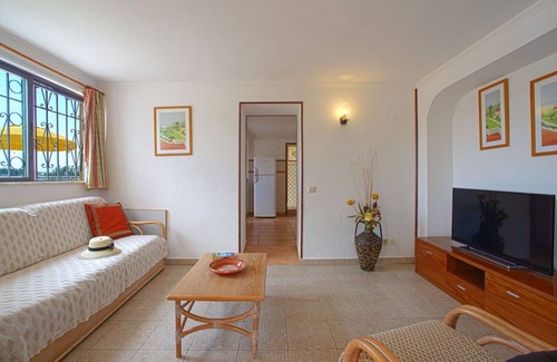 Mem Moniz Haus | Wohnung in einem Ferienhaus mit W-LAN, Klimaanlage, Pool, TV, Terrasse, Panoramablick, Parkplatz