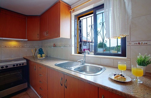 Mem Moniz Haus | Wohnung in einem Ferienhaus mit W-LAN, Klimaanlage, Pool, TV, Terrasse, Panoramablick, Parkplatz