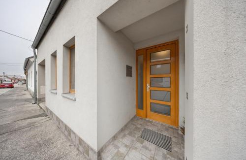 Trnava Wohnung | Cosy Apartment, Near Downtown, Self Check-in