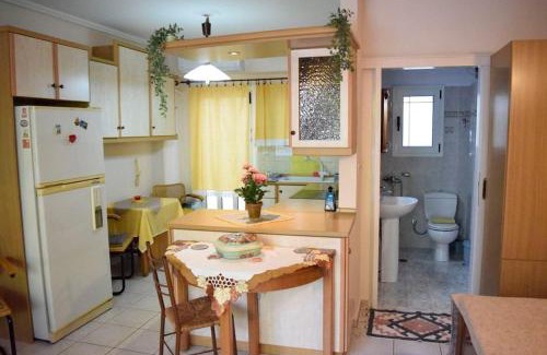 Ilioupoli Wohnung | Cosy Apartment with Garden 5 min from metro