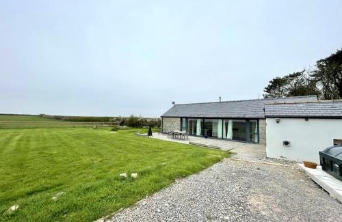 Vale of Glamorgan Haus | Cosy barn with views in Wick Vale of Glamorgan
