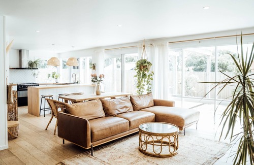 Jan Juc Haus | Cosy beach shack w/outdoor bath, fire pit, close to surf beach & nature walks