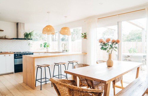 Jan Juc Haus | Cosy beach shack w/outdoor bath, fire pit, close to surf beach & nature walks