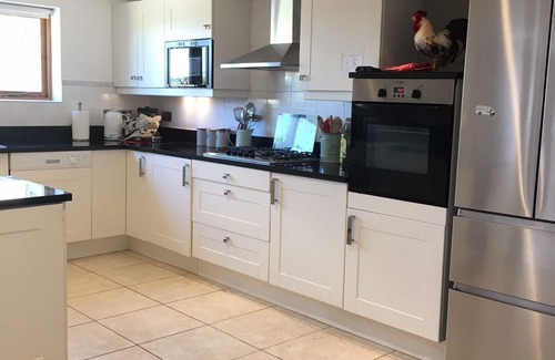 Shipton under Wychwood Hütte | 2 BDR, 2BA, Himmelbett, Ensuite-Doppelzimmer, Holzofen.