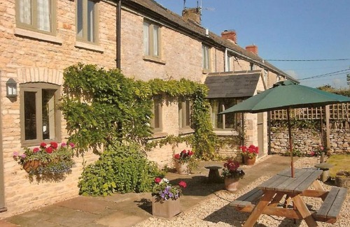 Shipton under Wychwood Hütte | 2 BDR, 2BA, Himmelbett, Ensuite-Doppelzimmer, Holzofen.