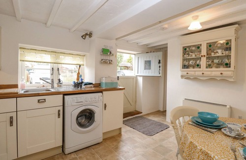 Foxley Hütte | COSY COTTAGE, pet friendly, character holiday cottage in Bawdeswell