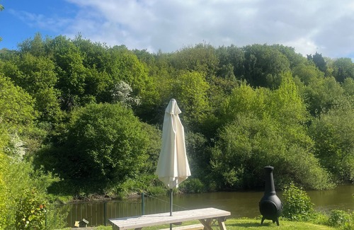 Jackfield Hütte | Cosy cottage with beautiful garden and river view