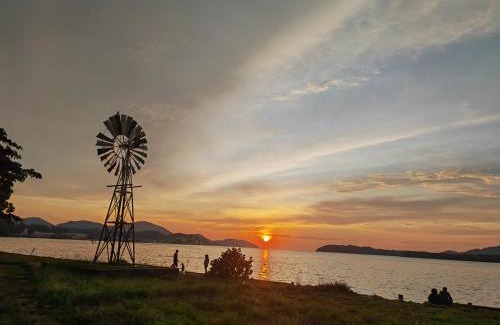 Lumut Wohnung | Cosy Designer's Home By The Mountain