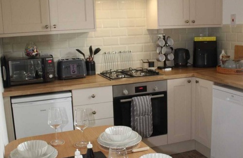 Little Hayfield Haus | Cosy home in New Mills, High Peak, great for walkers & dog friendly too!