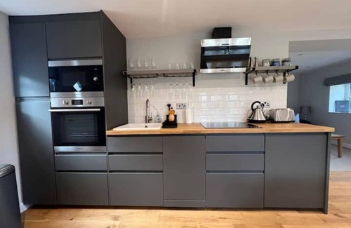 Bourton Haus | Cosy lodge, Stow-on-the Wold.