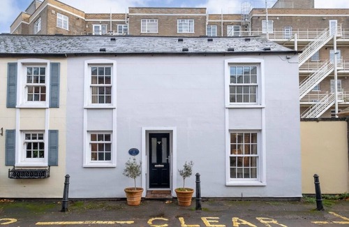 Montpellier Haus | Cosy & Peaceful Self Contained Home in Montpellier