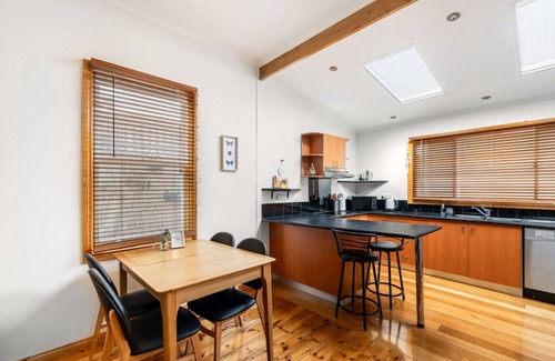 Sandy Bay Wohnung | Cosy & Private Escape in the Bay