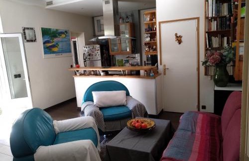 Neuilly-sur-Seine Wohnung | cosy rare 2 bedroom apartment around a private garden
