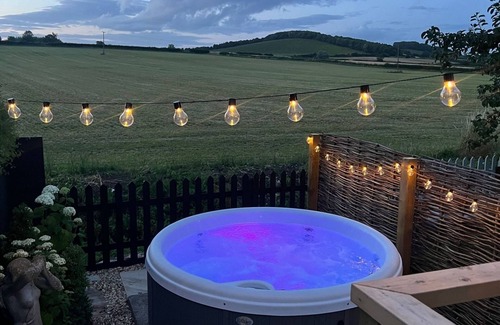 Gloucester Kabine | Gemütliche Hirtenhütte mit Fußbodenheizung. Zwei ausgezeichnete Pubs in der Nähe