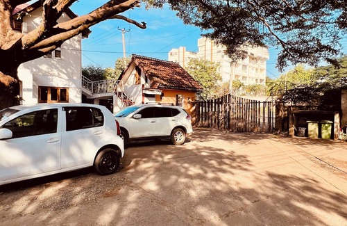 Kisumu Wohnung | Cosy Studio 5 minutes to Kisumu CBD With Pool Garden and restaurant.