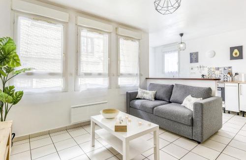 Saint-Cyr-l'Ecole Wohnung | Cosy T2 à 100m de la Gare, parking gratuit, WiFi Fibre pour 4 personnes