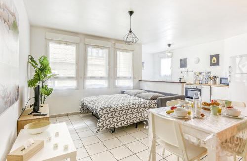 Saint-Cyr-l'Ecole Wohnung | Cosy T2 à 100m de la Gare, parking gratuit, WiFi Fibre pour 4 personnes
