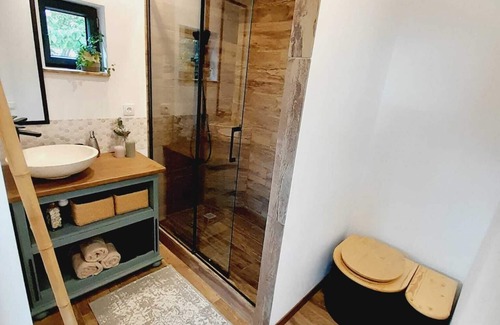 Lavelanet Hütte | Cosy Tiny House Éco Responsable + SPA Dans les Montagne des Pyrénées, Ariège