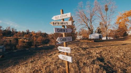 Dunlap Haus | Cosy yurt at a nature retreat in Dunlap CA