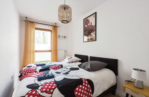 Magny-le-Hongre Wohnung | Cosygreen77- Spacious apt with garden & parking, 7mns by car from Disneyland