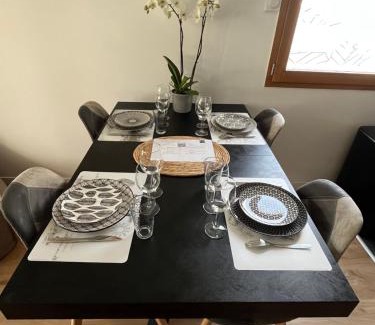 Magny-le-Hongre Wohnung | Cosygreen77- Spacious apt with garden & parking, 7mns by car from Disneyland