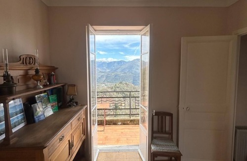 Berre-des-Alpes Haus | Côte d'Azur, zwischen Meer und Berg, Einzelhaus in einem typischen Dorf