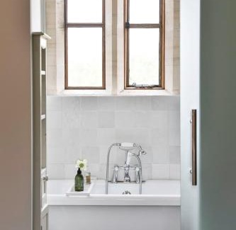 Cheltenham Haus | Cotswold Luxury Coach House - ideal for couples, w/EV charging