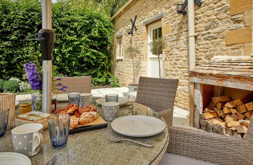 Ampney Crucis Haus | Cotswolds Barn Conversion 3 miles from Bibury