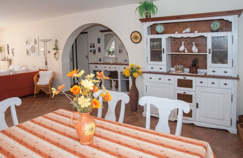 Balatonbereny Haus | Ferienhaus, hier untere von zwei getrennten Etagenwohnungen,Pool,Sauna,Klima