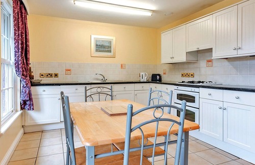 Eaton Mascott Hütte | Hütte in Netley Hall mit Wanderwegen