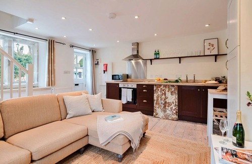 Painswick Hütte | Hofseitiges Cottage für Paare, Keine Kaution